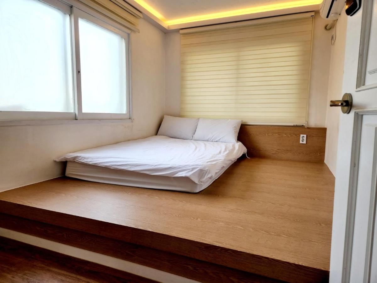 Huayuanhouse Hq In Hongdae Hotel Seoul Exterior photo